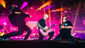 Kevin Ratajczak Instagram - What a good time we had at @roccodelschlacko🔥🤘🏻 Especially with the lovely sun having its first appearance during our festival season this year! Thank you all so much for a wonderful show!🫶🏻
#electriccallboy #roccodelschlacko #festival #summer
📸 @dajoeberlei