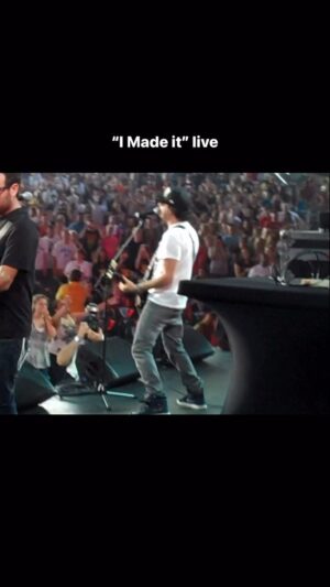 Kevin Rudolf Instagram - Throwback
.
.
.
.
.
.
#Kevinrudolf #IMadeIt #livemusic