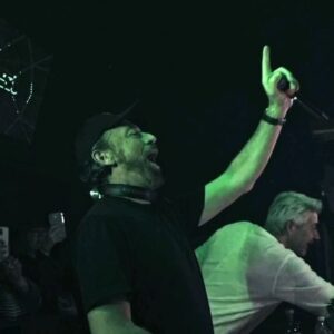 Kevin Rudolf Instagram - @bennybenassi is back with his rework of the legendary 'Let It Rock' by @kevinrudolf & @bvrnoutofficial 🔥

Out Now 🔗
Link in bio 👆