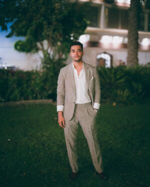 Khaled Anwar Instagram - ⭐️

Styling @nourannabiel 
Suit @isuittailormade 
Ph @fadyrashedd_bfpstudio