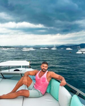 Khaled Selim Instagram - Hello, summer!
Let’s make memories 🌊☀️
#خالد_سليم