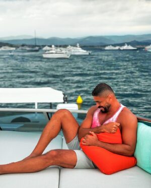 Khaled Selim Instagram - Hello, summer!
Let’s make memories 🌊☀️
#خالد_سليم