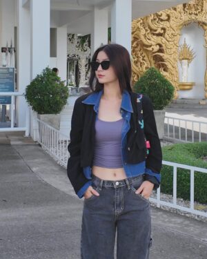 Khin Wint Wah Instagram - 𝕾𝖚𝖓 𝖎𝖘 𝖆𝖑𝖔𝖓𝖊 𝖙𝖔𝖔 𝖇𝖚𝖙 𝖎𝖙 𝖘𝖙𝖎𝖑𝖑 𝖘𝖍𝖎𝖓𝖊☀️