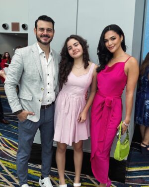 Kiara Liz Instagram - Hoy cumple años mi persona 💙 @garraton el ser más lindo, cariñoso, detallista, servicial, sereno y alegre que conozco. Que hermoso ha sido disfrutar  contigo todo este tiempo ✨Gracias por enseñarme el amor de una manera sana .

Felices #40 mi amor 🎉TE AMO, que Dios cumpla todos tus deseos y nos permita celebrar muchos más años juntos.