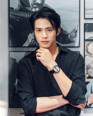 Kidakarn Chatkaewmanee Instagram - ครั้งแรกในเอเชียตะวันออกเฉียงใต้ TUDOR BOUTIQUE ⌚️ แลนด์มาร์กแห่งใหม่สำหรับคนรักนาฬิกา แวะไปสัมผัสการออกแบบของนาฬิกา TUDOR ได้ที่เกษรวิลเลจ ตกแต่งภายในด้วยคอนเซ็ปต์ใหม่ ที่รวมมุมบาร์และมุมไลฟ์สไตล์เข้าด้วยกัน 

📍 เกษรวิลเลจ ชั้น G หรือโทรสอบถามรายละเอียดเพิ่มเติมได้ที่ 02-656-1212 ครับ

@tudorwatch #tudorwatch #borntodare #pmtthehourglass #zungkidakarn
