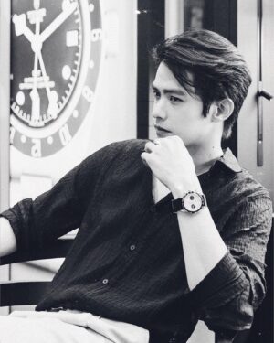 Kidakarn Chatkaewmanee Instagram - ครั้งแรกในเอเชียตะวันออกเฉียงใต้ TUDOR BOUTIQUE ⌚️ แลนด์มาร์กแห่งใหม่สำหรับคนรักนาฬิกา แวะไปสัมผัสการออกแบบของนาฬิกา TUDOR ได้ที่เกษรวิลเลจ ตกแต่งภายในด้วยคอนเซ็ปต์ใหม่ ที่รวมมุมบาร์และมุมไลฟ์สไตล์เข้าด้วยกัน 

📍 เกษรวิลเลจ ชั้น G หรือโทรสอบถามรายละเอียดเพิ่มเติมได้ที่ 02-656-1212 ครับ

@tudorwatch #tudorwatch #borntodare #pmtthehourglass #zungkidakarn