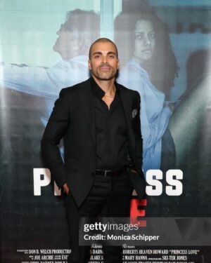 Kiki Haynes Instagram - It was an LA reunion at the premiere of “Princess Love” written by my good friend @chrismdabney and produced by @donbwelch . For many of us in these pictures, our LA journeys began in productions created by these two. I’m so glad I could be here to celebrate this monumental move with you Chris. Congratulations again!
#LAFamilia #FilmLife #RedCarpet