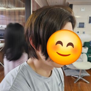 Kim Ga-yeon Instagram - 증맬루..머리띠 내리자마자
구르면서 웃었다..
2달간 원시인이 되어왔네 ㅋㅋ
가볍게 리프컷 하고 다운펌 완료.
내일은 염색하장
#김포김원장
#마누라뿌듯