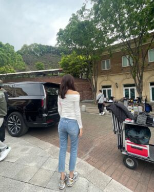 Kim Ha-neul Instagram - 디즈니플러스 ’화인가 스캔들‘ 공개됐어요🙏 
많관부 많사부❤️