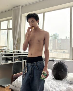 Kim Hyo Jong Instagram - Virtual human @edanmaverick with ihorn