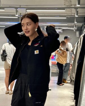 Kim Jae-kyung Instagram - 가로수길나들이🙌🏻