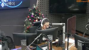 Kim Je-dong Instagram - 📻 좋은 아침입니다!🤗
오늘까지 진행되는 스페셜DJ #김제동 의 방송을 마지막까지 함께 하세요!

매일 오전 7시~ 9시
KBS 2라디오 해피FM (수도권 106.1 MH)
#김태훈의프리웨이
@365freeway

라디오 및 KBS 홈페이지, KONG, 유튜브 등에서 생중계로 청취 및 보이는 라디오로 시청하실 수 있습니다.