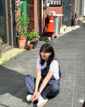 Kim Ji-eun Instagram - #엄마친구아들 #tvn
