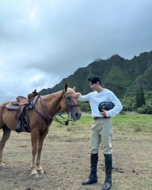 Kim Ji-seok Instagram - .
aloha 🤙🏻 Waikiki 💚