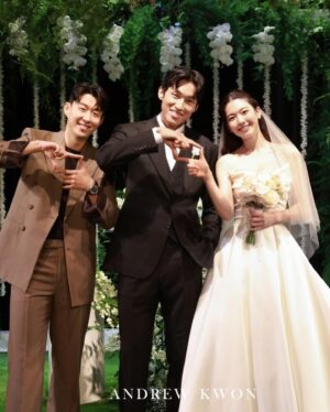 Kim Jin-kyung Instagram - 신혼여행도 잘 다녀오고 뒤늦게 캐리어도 무사히 잘 도착했지만 
아직도 꿈 같은 신혼..😌🩷
결혼식 때 사진들을 한장 한장 다시 돌아보며,함께 해 주신 모든 분 들께 온 맘 다 해 감사의 마음을 전합니다🫶🏻