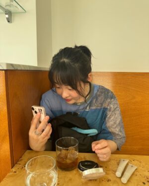 Kim Min-ha Instagram - 🌷