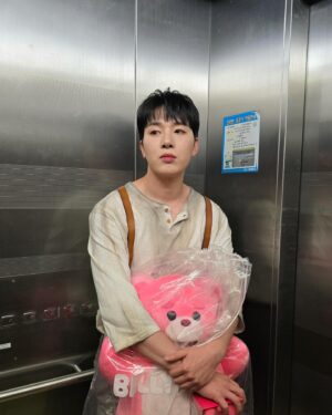 Kim Min-seok Instagram - 샤롯데벨리곰하이