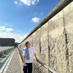 Kim Min-su Instagram - 베를리너같애?