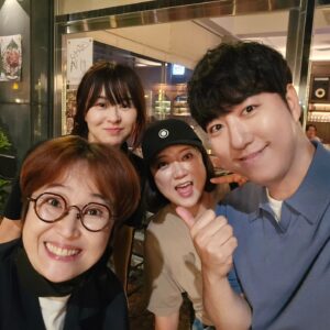 Kim Sook Instagram - 궤도가 우리셋을 불러모았다!!! 궤도는 우리가 30년 지기인 것을 아는걸까??#송은이 #최강희 #궤도