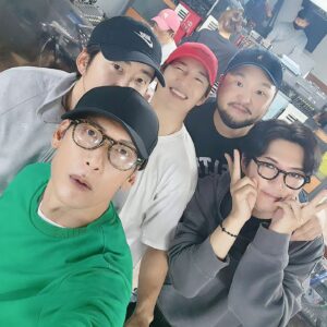 Kim Tae-woo Instagram - 형들 처음 만난 25년 전 7월 21일ㅋㅋ 전날 생일케익줘서 퍼먹다가 혼난 날이지만 나한테는 오늘이 기념일이야 25년동안 고마워 형들ㅋㅋㅋ