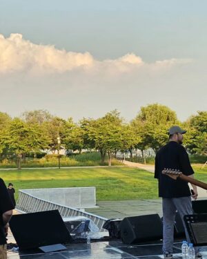 Kim Tae-woo Instagram - 토요일에 날씨 좋았으면 좋겠다 얘들아ㅋㅋㅋㅋ 리허설하는데 하늘이 엄청 좋더라 토요일에 보자