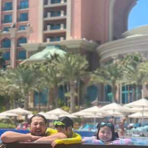 Kim Tae-woo Instagram - 소지해 와 함께 
공연 이후로 몇년만의 두바이
@atlantisthepalm