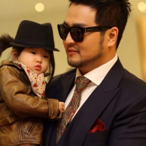 Kim Tae-woo Instagram - 소율아 우리 애기가 벌써 11번째 생일을 맞았네 너무 소중한 우리 첫째딸 아빠딸로 태어나줘서 너무 고마워 11년동안 사랑한것보다 더 사랑할께 ㅋㅋㅋ 항상 지금처럼만 밝고 겸손하고 건강하게 자라줘 #김소율 #AngeleenBettieKim #생일축하해 #우리첫째딸 #내목숨보다소중한딸