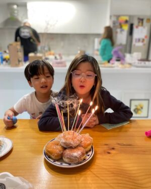 Kim Tae-woo Instagram - 소율아 우리 애기가 벌써 11번째 생일을 맞았네 너무 소중한 우리 첫째딸 아빠딸로 태어나줘서 너무 고마워 11년동안 사랑한것보다 더 사랑할께 ㅋㅋㅋ 항상 지금처럼만 밝고 겸손하고 건강하게 자라줘 #김소율 #AngeleenBettieKim #생일축하해 #우리첫째딸 #내목숨보다소중한딸
