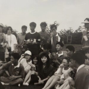 Kim Wan-sun Instagram - #1991 #별밤캠프
이 사진속의 학생들은 지금 어떻게 살고 있을까.. 궁금해지네요.. ㅎ 다들 건강하고 행복하길.. 🥰