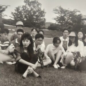 Kim Wan-sun Instagram - #1991 #별밤캠프
이 사진속의 학생들은 지금 어떻게 살고 있을까.. 궁금해지네요.. ㅎ 다들 건강하고 행복하길.. 🥰