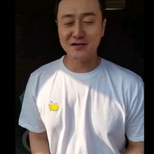 Kim Won-hyo Instagram - #압축타월 #부러나행주 #활용법
자전거닦기!!!
그동안 물티슈 또는 집에있는 수건이나 냄새나던(집기조차 싫은수건)  으로 자전거 같은 것들 닦으셨죠?^^
이제는 부러나행주하나로 깨끗해 질 때까지 실컷 닦고 버려보세요.
친환경이고 크고 물에도 잘 씻기는 압축타월 부러나
오늘밤9시 라이브방송에서 이벤트 누려보세효~^♡^~