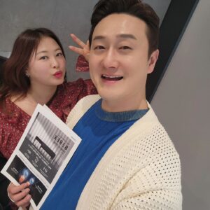 Kim Won-hyo Instagram - 이런 안마베드는 첨이야!!!!
진짜 지금껏 받아 본 마사지와는 차원이 다르네요!!
누워있다보니 그 중력의 힘으로 누르고 
밑에서는 스트레칭은 기본!!!
안마의자의 다양한 안마기능이 있으니~~압자체가 완전 다름!!!
4월8일 오전11시 코웨이 자사몰에서 라이브합니다
유투브에서도!!!
#코웨이 #안마베드 #비렉스