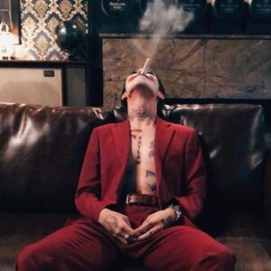 Kim Woo-sung Instagram - Goodbye, Cigarette 🚭
Thank you for being with me through my happiest and my lowest times for 8 years since 2016. 
We started our mornings and ended our nights together and I can't imagine going through everyday without you, but I believe that it is time for us to say goodbye. 

I will miss you very much, 
My best friend
Rose you 🥀
WOOSUNG
