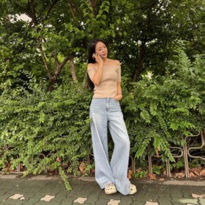 Kim Ye-won Instagram - 저녁은 다들 드셨습니까
저메추 좀 부탁드립니다 🙇🏻‍♀️
비 피해가 꽤 생기는데 다들 조심하시고요!

저도 아직 정전 복구가 안됐지 뭐예요🤪
일상의 소중함......... ♥
당연한것이 아니었어 하하하핳