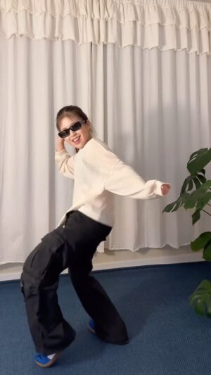 Kim Yu-ha Instagram - 밀리언딸라베이베🤑
#milliondollarbaby#dancechallenge