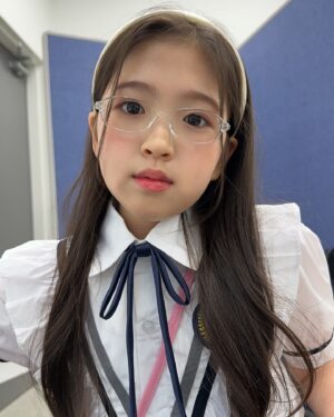 Kim Yu-ha Instagram - 셀카 하잇🤓