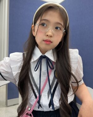 Kim Yu-ha Instagram - 셀카 하잇🤓