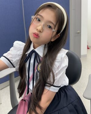 Kim Yu-ha Instagram - 셀카 하잇🤓