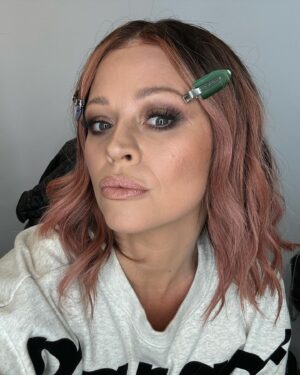 Kimberley Walsh Instagram - A little bit of tour life recently… Leeds you were amazing 🤩 . I never got to play so close to home first time round but this was everything 🙌🏼. Having so many family and friends in the room and Justin and my boys with me was so so special 💫