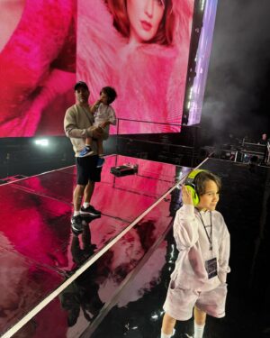 Kimberley Walsh Instagram - A little bit of tour life recently… Leeds you were amazing 🤩 . I never got to play so close to home first time round but this was everything 🙌🏼. Having so many family and friends in the room and Justin and my boys with me was so so special 💫