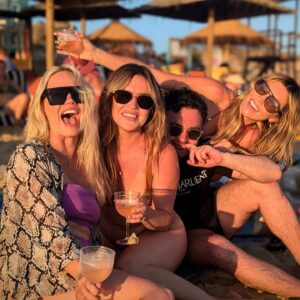 Kimberly Wyatt Instagram - The best times on the beach! 

Swipe for Edina & Patsy (Ab-Fab) 😂