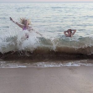 Kimberly Wyatt Instagram - The best times on the beach! 

Swipe for Edina & Patsy (Ab-Fab) 😂