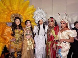 Kimmy Couture Instagram - With my Filipina Goddesses 🇵🇭 
Thank you for always repping our country’s flag, culture and pride! 
Y’all inspire me 🤍