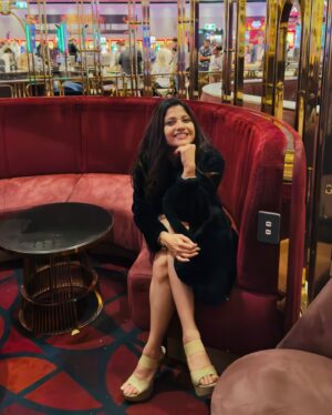 Kinjal Rajpriya Instagram - Opening doors to the World outside is like moving deeper within ourselves 🦋 #TheButterflyEffect 🌈 #InsideOut

A weekend celebrating 1 month in this beautiful country !! A month of wanderlust, sky-gazing, manifesting dreams ✨

• Played golf, visited the casino where the world is no more counting dollars but counting stars😅 to having early Sunday Morning Brekkie at Gold Coast witnessing beautiful sunrise at Surfers Paradise!! #LifeOutOfShell 🐣 

#SeekOutOfExperiences #Travelgram #Australia #Queensland #Foodgram #Brekkie #Pancakes #OrangeJuice #Beach #Goldcoast #Golf #CityLife #Aussie #ThatAmdavadiGirl