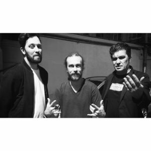 Kirill Tolmatsky Instagram - Я, Бендер (П.Т.В.П.) и Георгий Каспарян (КИНО) @symphokino Питер 28/06/2k18 #detslakaletruk #juzeppejostko #mxxxiii #rastamafia #worldwide #seeyouatthetop #птвп #symphokino #best #lefthandedbassist's #lefthandedguitarist's