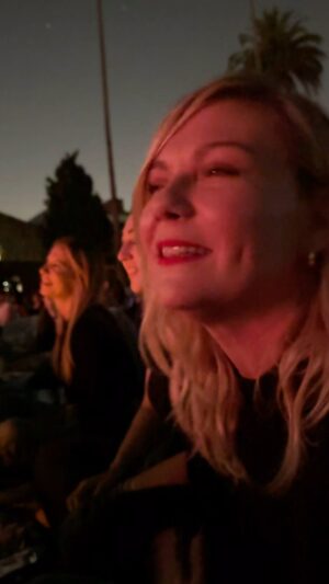 Kirsten Dunst Instagram - Thank you #cinespia 

🎥 @kateandlauramulleavy