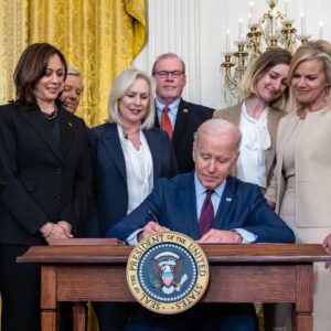 Kirsten Gillibrand Instagram - Thank you @joebiden for your decades of public service. I’m so proud of everything we’ve accomplished together — from fighting for health care for veterans exposed to burn pits, to passing historic legislation making gun trafficking a federal crime, to making investments in jobs and infrastructure across New York. It’s been an honor to serve alongside you.