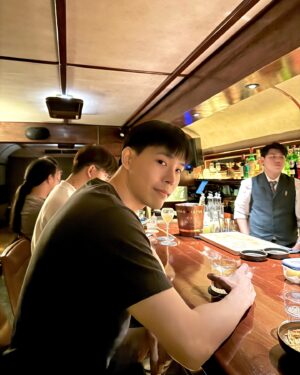 Kittikun Tansuhas Instagram - พี่ชายผมเปิดร้านใหม่ อย่างเฟี้ยว!! มีกิมมิค ไปลองดูนะครับ 🚞