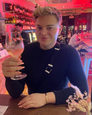 Kitty Scott-Claus Instagram - I don’t know about you.. but I’m feeling THIRTY TWO 💖✌🏼
Thank you for all your lovely messages- I’m really feeling the love and so grateful for everyone’s lovely words. Had the best day with the best people 💖