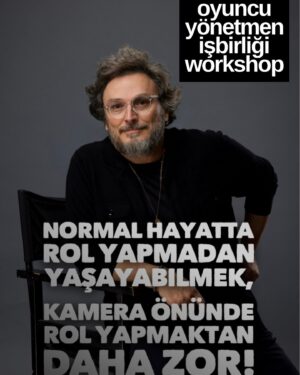 Kıvanç Baruönü Instagram - İlk dönemin ortasına geldik, ama ikinci dönem için bi sınıf daha mı açsak dedik  ve kayıtlar başladı… Bu sözü de geçenlerde bir kitapta okumuştum, üzerine düşününce çok doğru geldi. Aslında hepimiz günlük hayatta ister istemez binbir rol oynuyoruz. O zaman kimse alınmasın ama oyunculuk öyle çokta zor değil, yeter ki tutkuyla bağlan ve çok çalışmaya hazır ol! Tamam tamam hemen saldırmayın… Niye böyle dediğimi zaten workshopta anlatıyorum, size de bir ara anlatırım. Şimdiden hepinize iyi bayramlar… @odistudio @organicfilm @mervekuzeyli
